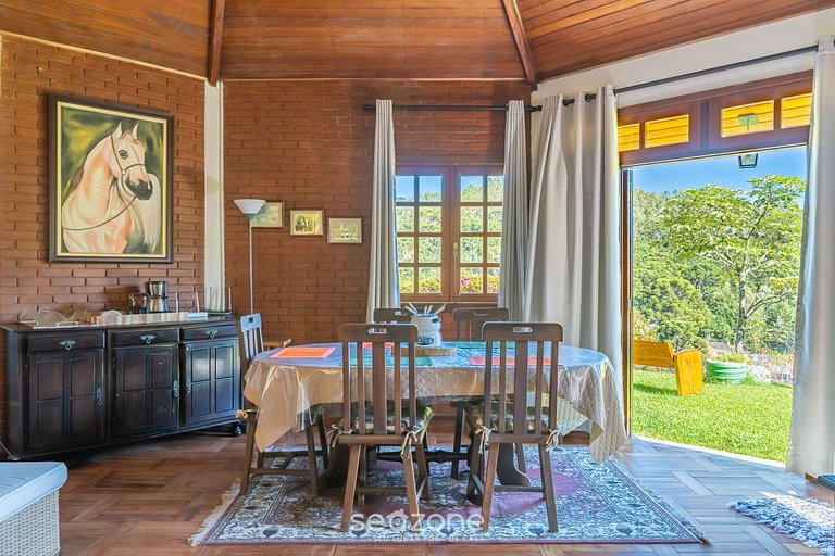 Casa espaçosa c/lareira em Campos do Jordão MCD002