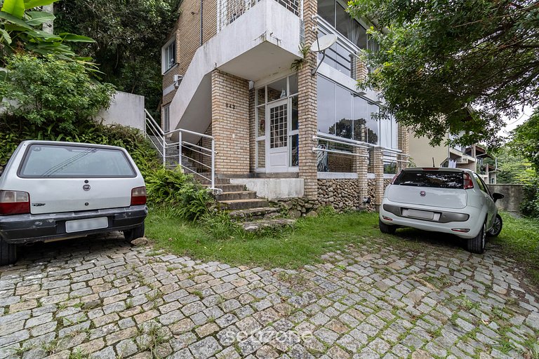 Sobrado Bela Vista c/Churrasq em Bombinhas AGS0642