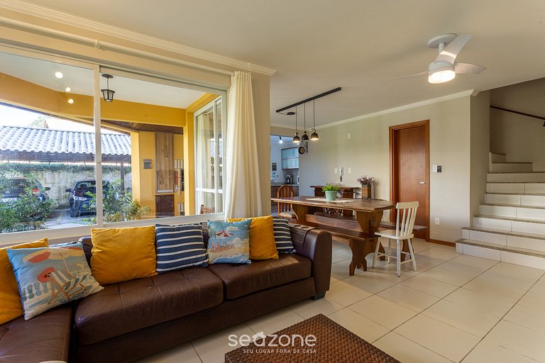 Casa triplex em condomínio Floripa-SC ALI024