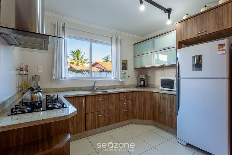 Casa triplex en condominio Floripa-SC ALI024