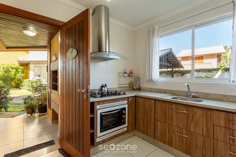 Casa triplex en condominio Floripa-SC ALI024