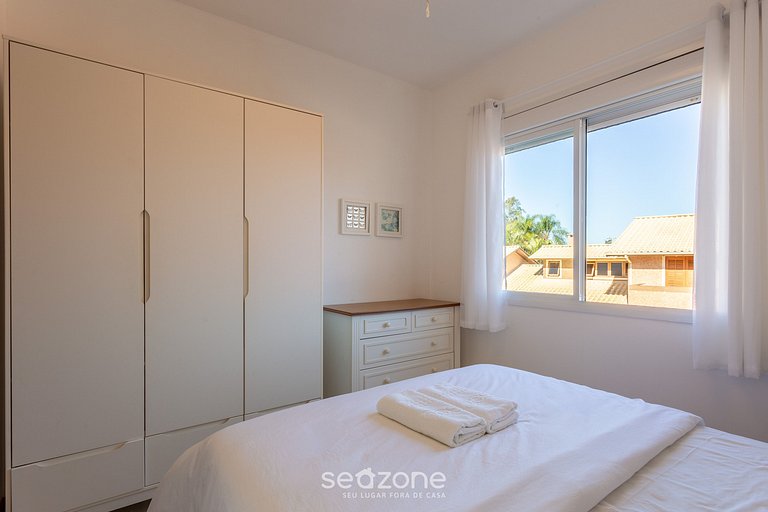 Casa triplex em condomínio Floripa-SC ALI024