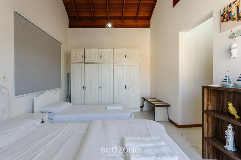 Casa triplex en condominio Floripa-SC ALI024