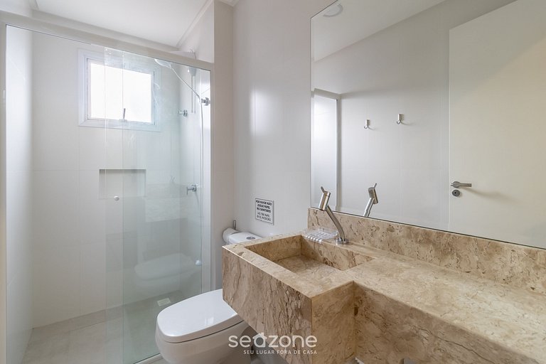 Depto c/ jacuzzi 350m del mar Bombinhas VEC117