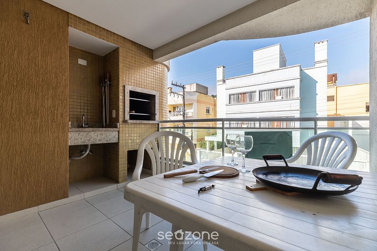 Apto c/churrasq. a poucos passos da praia RFO0102