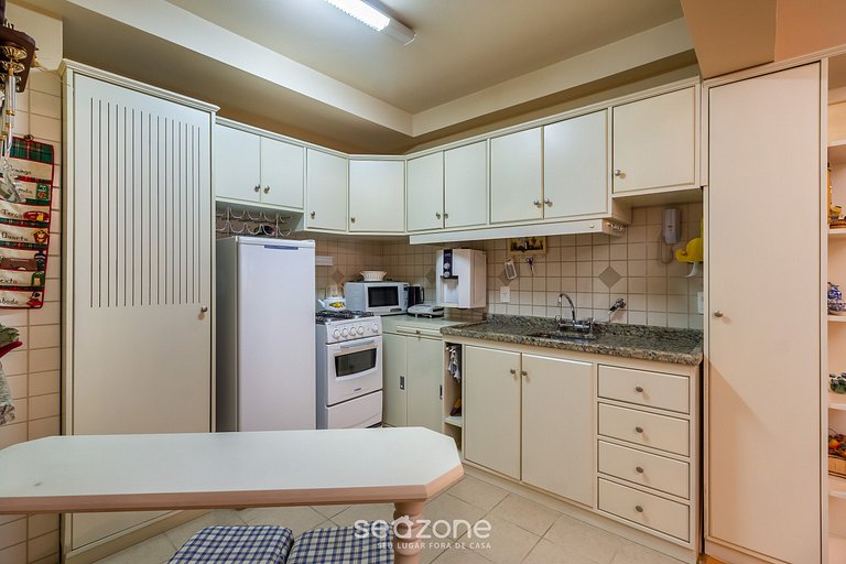 Apto com lareira 650m do Mini Mundo Gramado JPA102