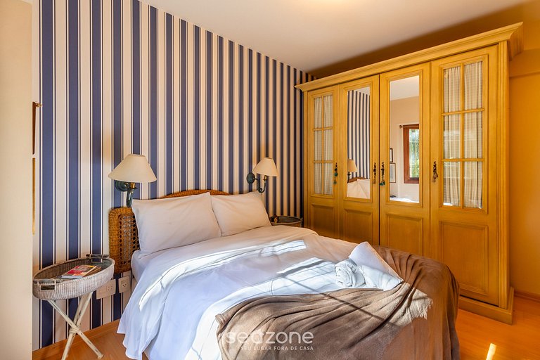 Apto com lareira 650m do Mini Mundo Gramado JPA102