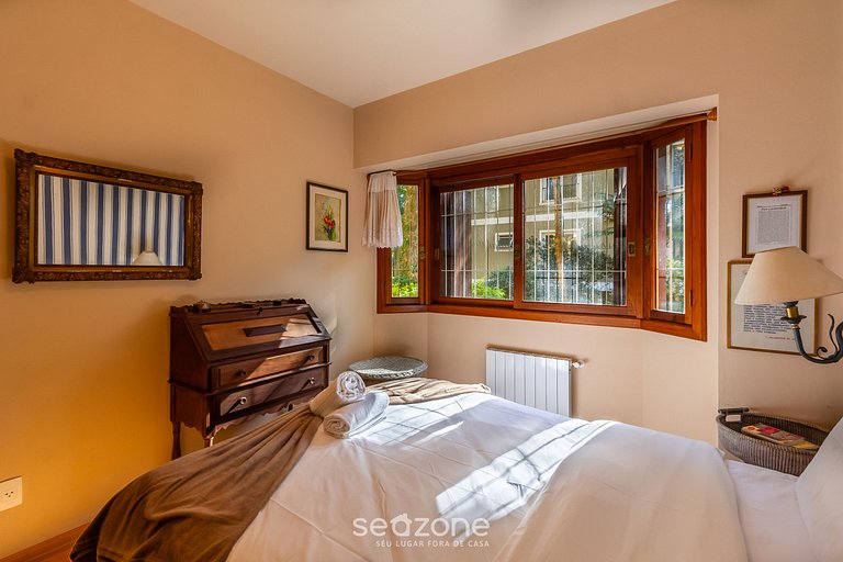 Apto com lareira 650m do Mini Mundo Gramado JPA102