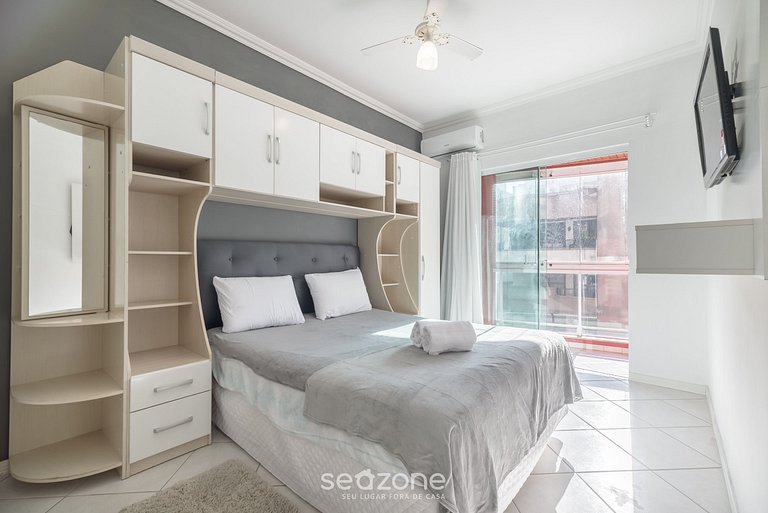 Apto 4Q c/ churrasqueira a 70m da praia RTO0502