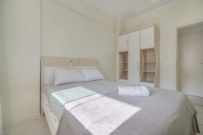 Apto 4Q c/ churrasqueira a 70m da praia RTO0502