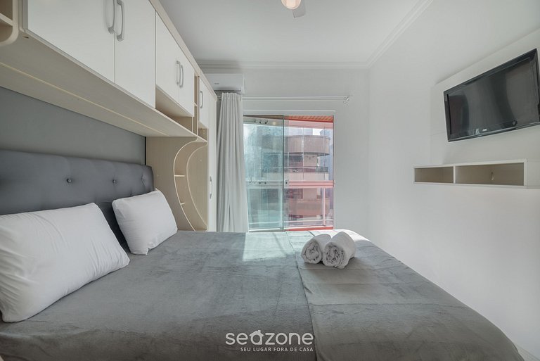 Apto 4Q c/ churrasqueira a 70m da praia RTO0502