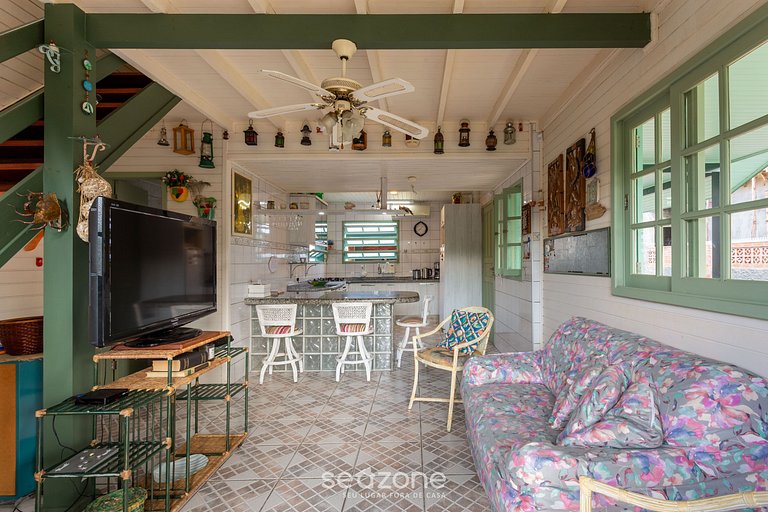 Casa con entrepiso al lado del mar RDD657