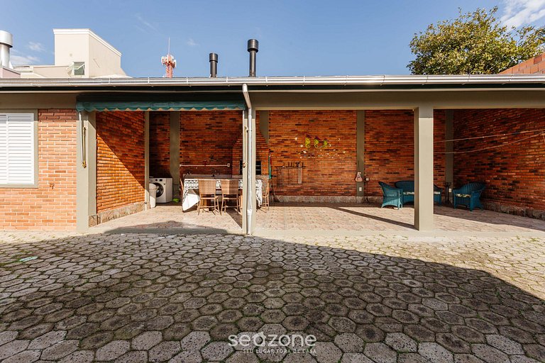 Casa con entrepiso al lado del mar RDD657