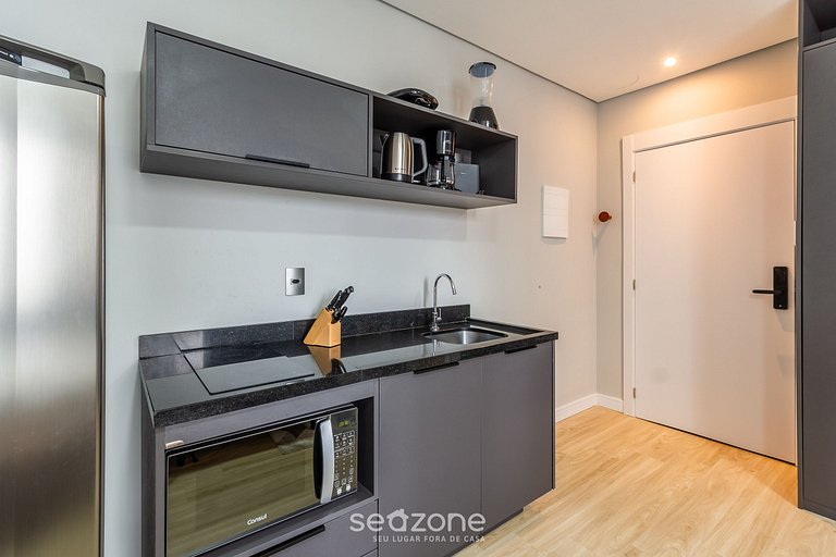 Studio em Cond. c/ Piscina no Centro POA TCO0811