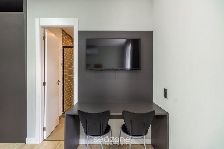 Studio en Cond. c/ Piscina en Centro POA TCO0811