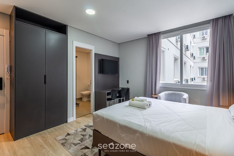 Studio en Cond. c/ Piscina en Centro POA TCO0811