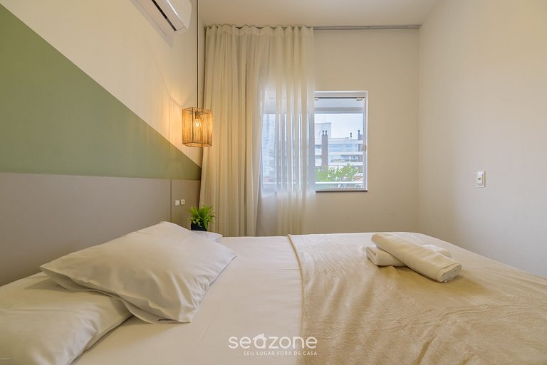 Studio chamoso na praia de Bombinhas VEC112