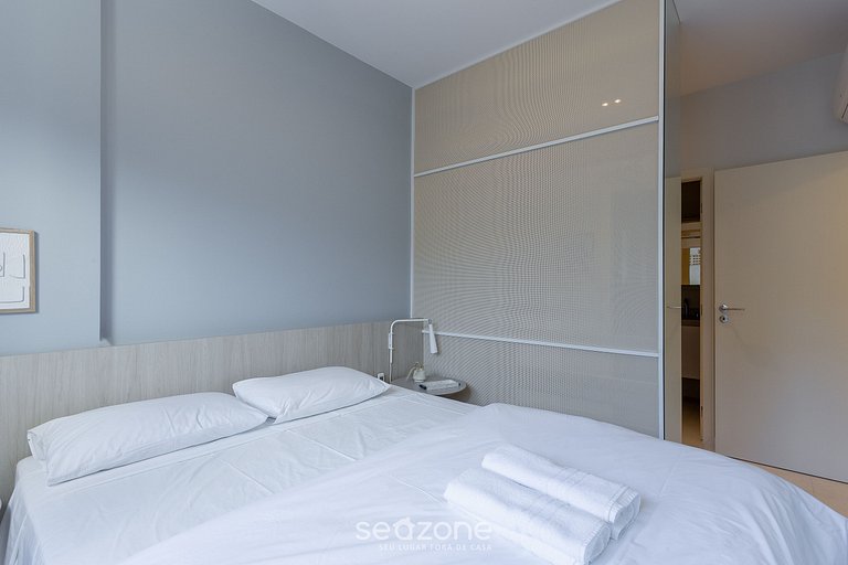 Apto em cond. c/ piscina a 200m da Praia ADC104