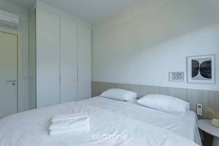 Apto em cond. c/ piscina a 200m da Praia ADC104