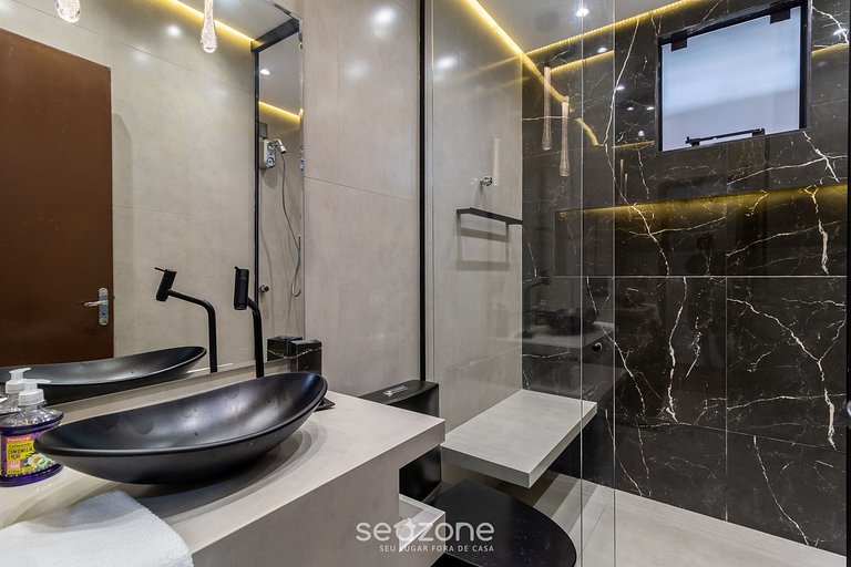 Casa com Piscina Próxima à Praia JDE792