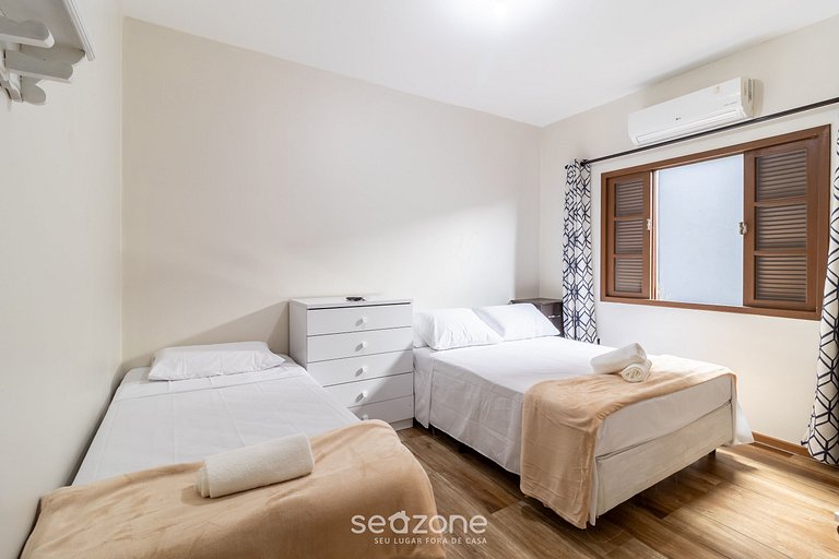 Casa com Piscina Próxima à Praia JDE792