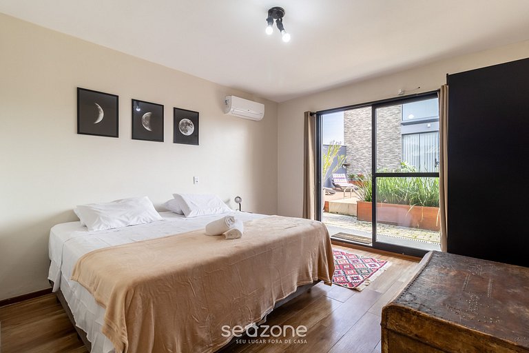 Casa com Piscina Próxima à Praia JDE792