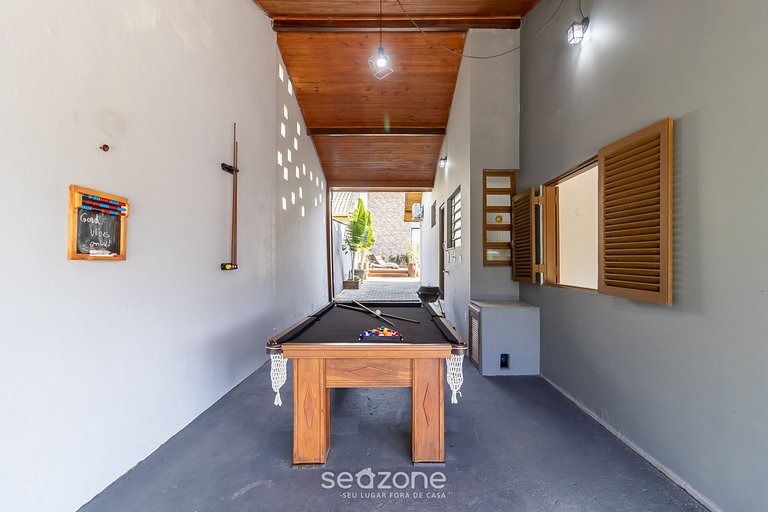 Casa com Piscina Próxima à Praia JDE792