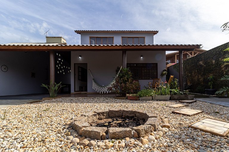 Casa con Piscina Cerca de la Playa JDE792