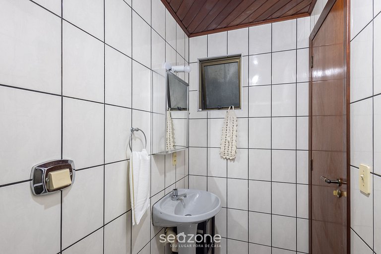 Apto c/ Balcón Frente al Mar en Meia Praia CEO0104