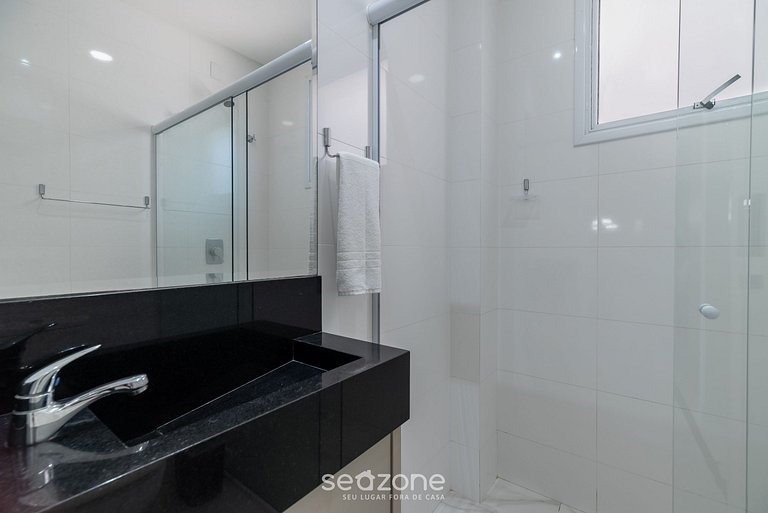 Apt 2Q Moderno 80m da Praia de Mariscal IML0107