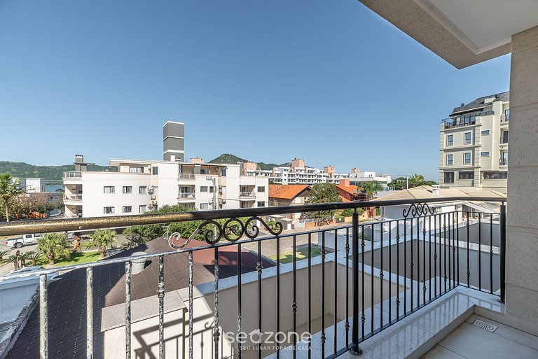 Apto 2Q quadra mar c/ churrasq Bombinhas UML0103