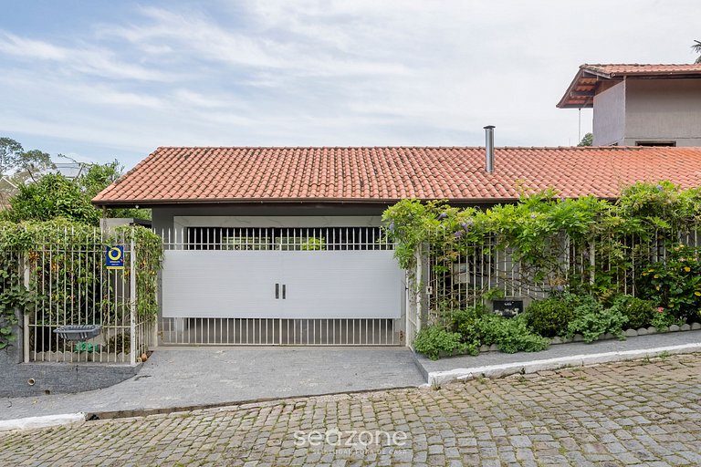 Apto espaçoso prox da Praia de Cabeçudas PSN001