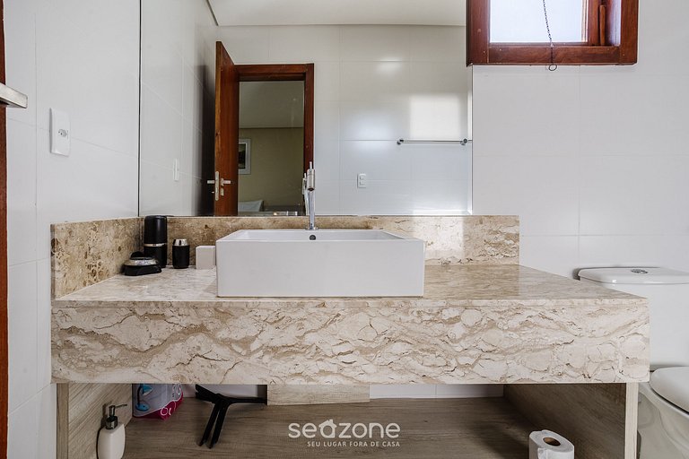 Casa con piscina a 5 minutos de la playa CMV004