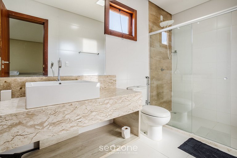 Casa con piscina a 5 minutos de la playa CMV004