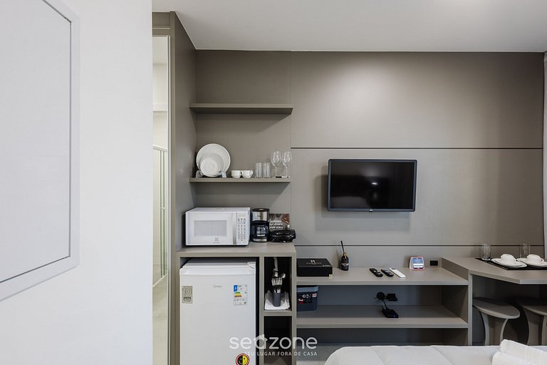 Studio 280m da praia em prédio c/ piscina MHFA0503