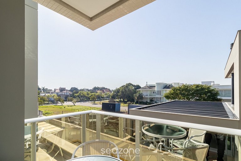 Apto c/ Barbacoa 1km de la Playa de Jurerê LES106