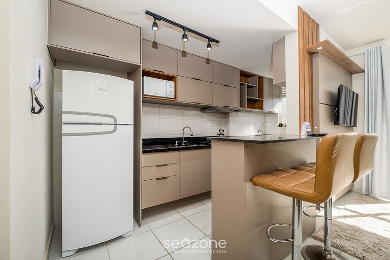 Apto em cond. c/piscina a 8min da praia MAR202