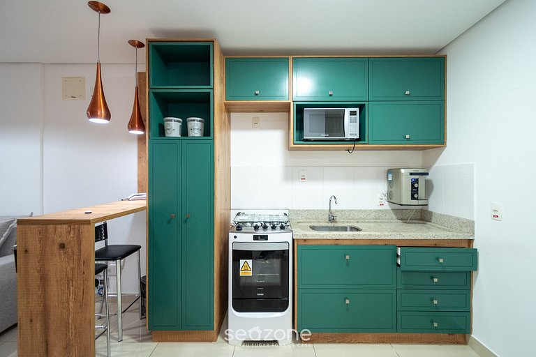 Flat em cond. com piscina, Setor Bueno - DNAB1503