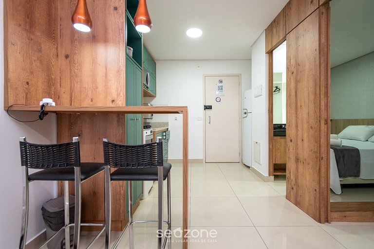 Flat em cond. com piscina, Setor Bueno - DNAB1503