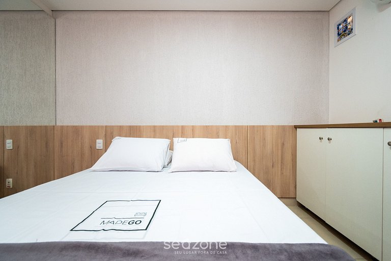 Flat c/ piscina en cond., Setor Bueno - DNAB1503