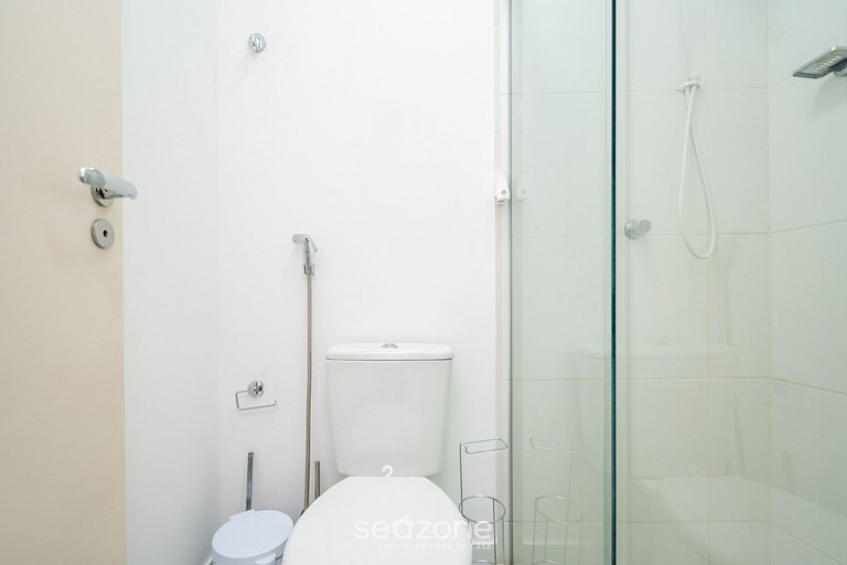 Flat c/ piscina en cond., Setor Bueno - DNAB1503