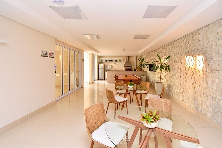 Flat em cond. com piscina, Setor Bueno - DNAB1503