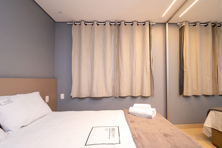 Flat c/ piscina en cond., Setor Bueno - DNAG1701