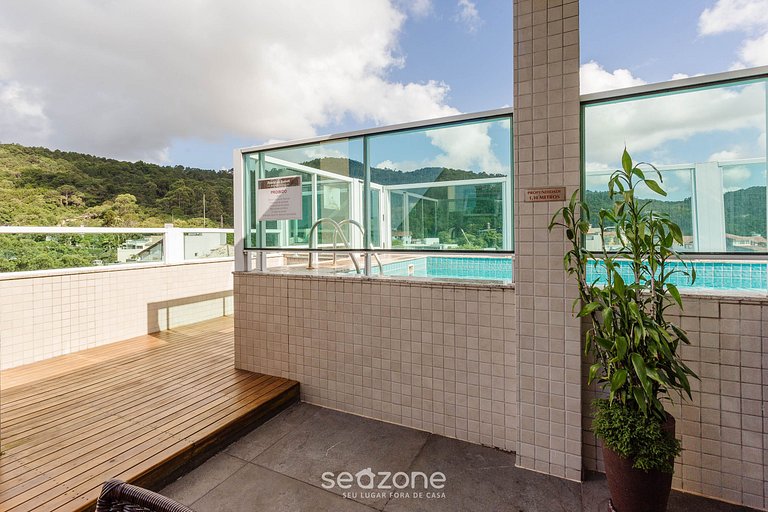 Apt con piscina a 85m de la playa en Jurerê PTJ203