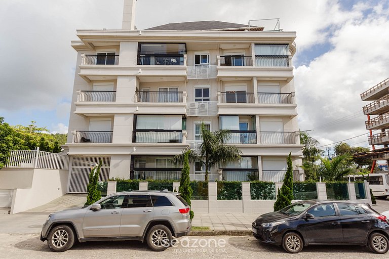 Apt con piscina a 85m de la playa en Jurerê PTJ203