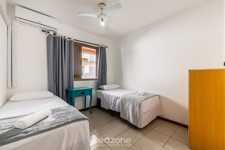 Apto belo e pé na areia em Canasvieiras ILH0107