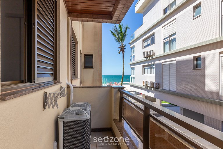 Apto belo e pé na areia em Canasvieiras ILH0107