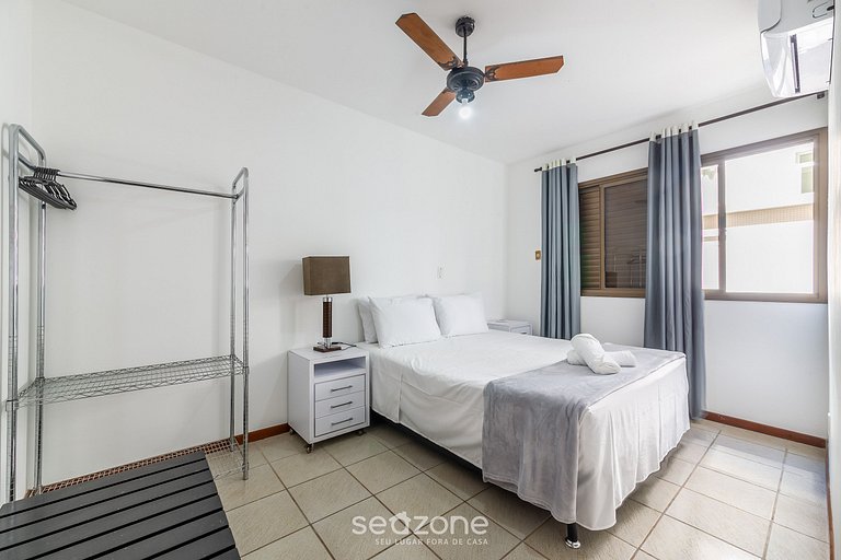 Apto belo e pé na areia em Canasvieiras ILH0107