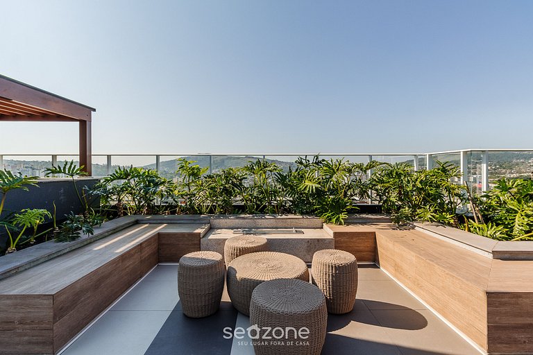 Moderno estudio c/ piscina en el Partenon CON1506