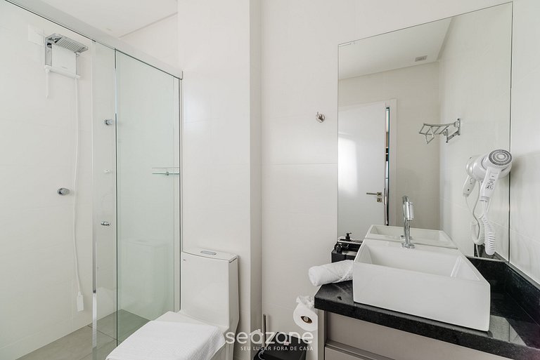 Apartamento à beira-mar a 280 metros da praia MHF1601